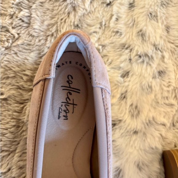 Clark’s Beige Women's Shoes - Picture 3 of 8